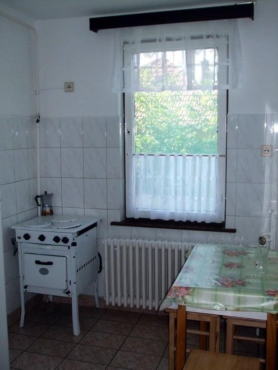 Lugas Szallas Jaszbereny Exterior photo